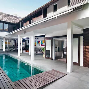5br Sabtu - Minggu , Seminyak (Bali) Indonesia